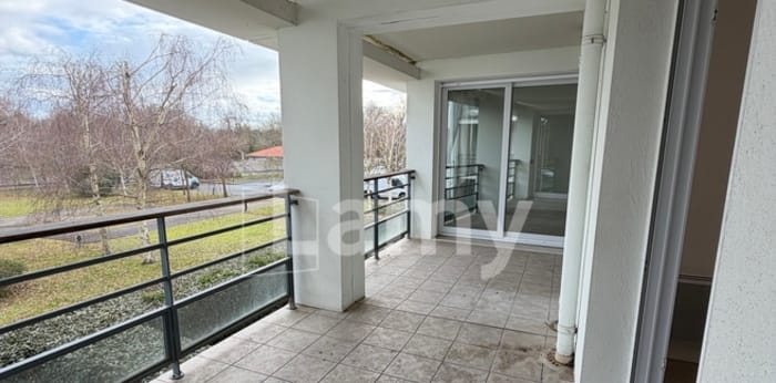 Image 2 sur 12 - Appartement  ·  Location · La Rochelle (17000) · 3 pièces · 77m²