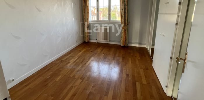 Image 10 sur 11 - Appartement  ·  Location · Lons Le Saunier (39000) · 4 pièces · 108m²