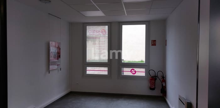 Image 2 sur 4 - Bureaux  ·  Location · Conde Sur L Escaut (59163) · 196m²