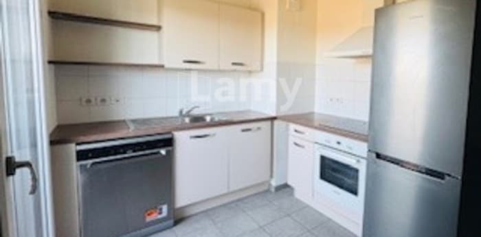 Image 2 sur 11 - Appartement  ·  Location · Chens Sur Leman (74140) · 2 pièces · 47m²