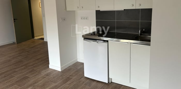 Image 3 sur 6 - Appartement  ·  Location · Poitiers (86000) · 1 pièce · 34m²