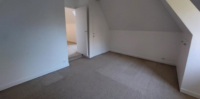 Image 6 sur 14 - Maison/villa  ·  Location · Rennes (35000) · 8 pièces · 185m²