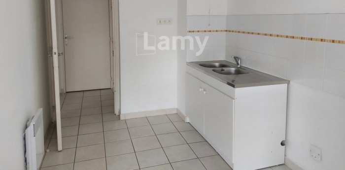 Image 7 sur 11 - Appartement  ·  Location · Nimes (30900) · 2 pièces · 47m²