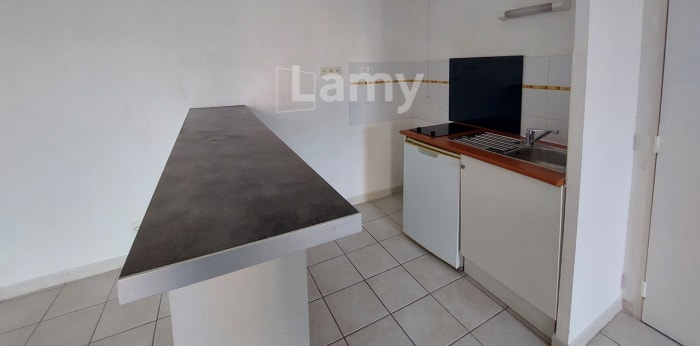 Image 5 sur 15 - Appartement  ·  Location · Nimes (30900) · 2 pièces · 46m²