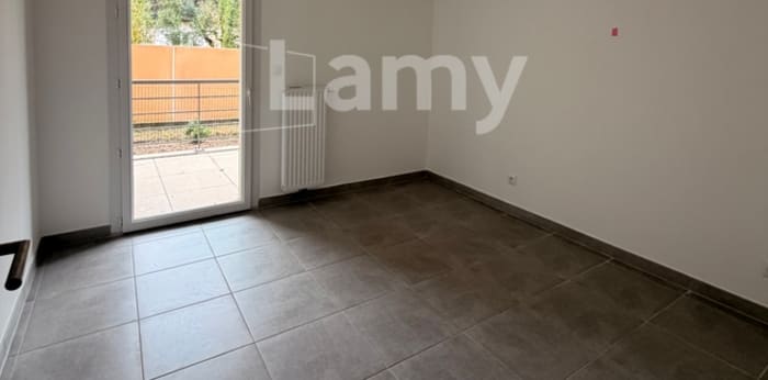 Image 2 sur 8 - Appartement  ·  Location · Les Angles (30133) · 2 pièces · 41m²