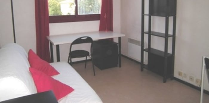 Image 2 sur 6 - Appartement  ·  Location · Aix En Provence (13090) · 1 pièce · 17m²