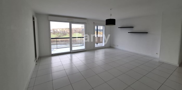 Image 2 sur 9 - Appartement  ·  Location · Illfurth (68720) · 3 pièces · 84m²