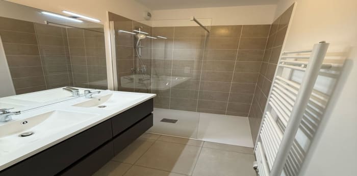 Image 8 sur 13 - Appartement  ·  Location · Bordeaux (33800) · 5 pièces · 123m²