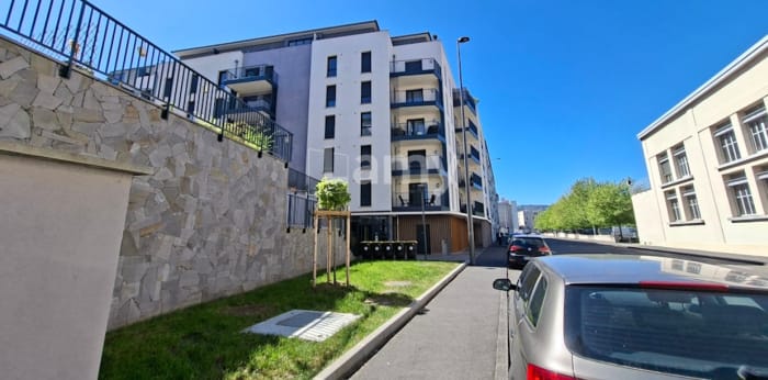 Image 1 sur 4 - Appartement  ·  Location · Clermont Ferrand (63000) · 1 pièce · 30m²