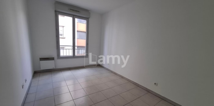 Image 8 sur 14 - Appartement  ·  Location · Marseille (13003) · 3 pièces · 58m²
