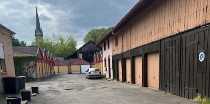 Image 1 sur 4 - Parking/box  ·  Location · Mulhouse (68200) · 13m²