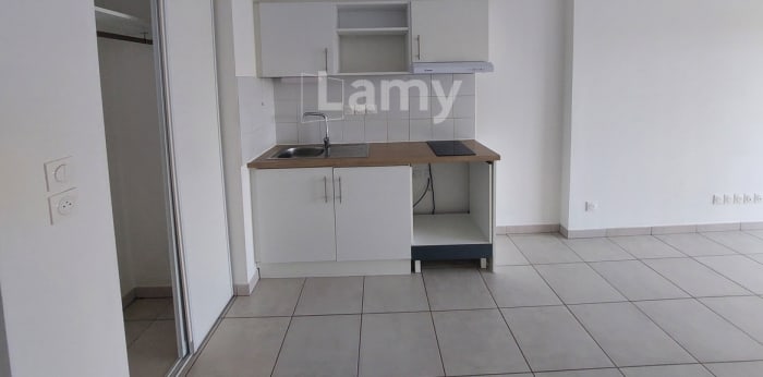 Image 5 sur 11 - Appartement  ·  Location · Nimes (30000) · 2 pièces · 43m²