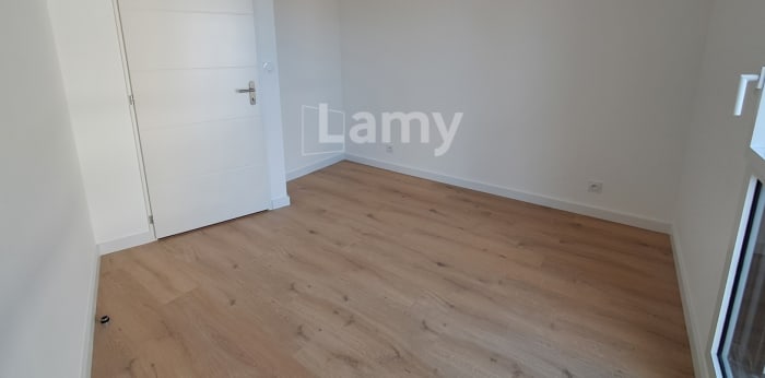 Image 3 sur 5 - Appartement  ·  Location · St Malo (35400) · 3 pièces · 60m²