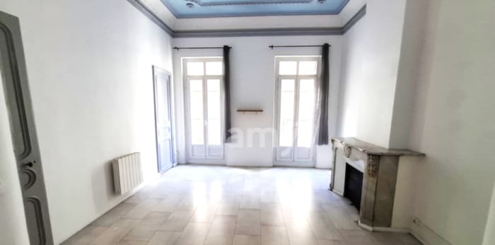 Image 4 sur 16 - Appartement  ·  Location · Marseille (13002) · 3 pièces · 86m²