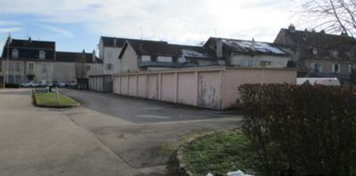 Image 2 sur 3 - Parking/box  ·  Location · Dole (39100) · 11m²