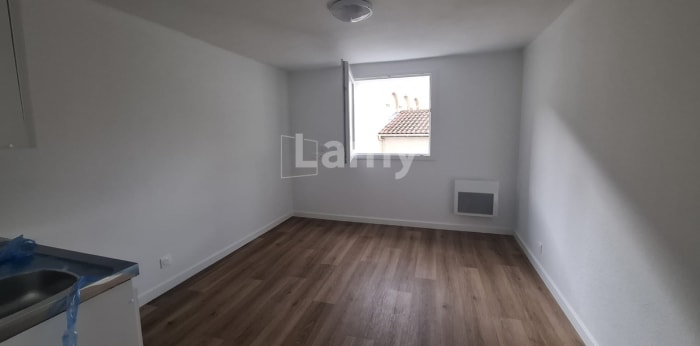 Image 1 sur 6 - Appartement  ·  Location · Bordeaux (33800) · 1 pièce · 19m²