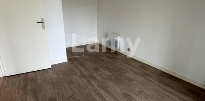 Image 9 sur 12 - Appartement  ·  Location · La Rochelle (17000) · 3 pièces · 77m²