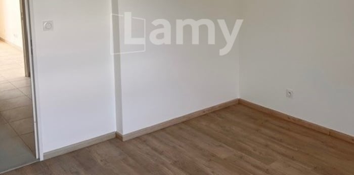 Image 4 sur 16 - Appartement  ·  Location · Montluel (01120) · 3 pièces · 77m²