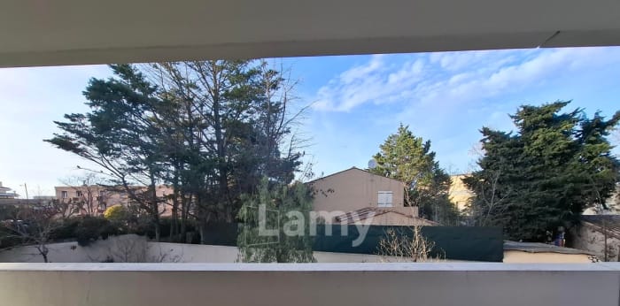 Image 11 sur 17 - Appartement  ·  Location · Marseille (13008) · 2 pièces · 37m²