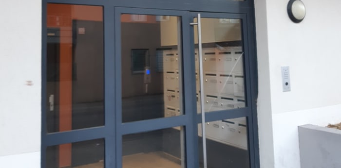 Image 1 sur 19 - Appartement  ·  Location · Nimes (30900) · 3 pièces · 59m²