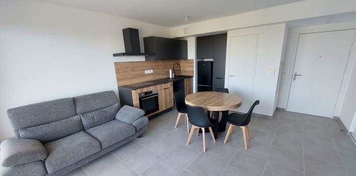 Image 4 sur 8 - Appartement  ·  Location · Rognac (13340) · 2 pièces · 39m²