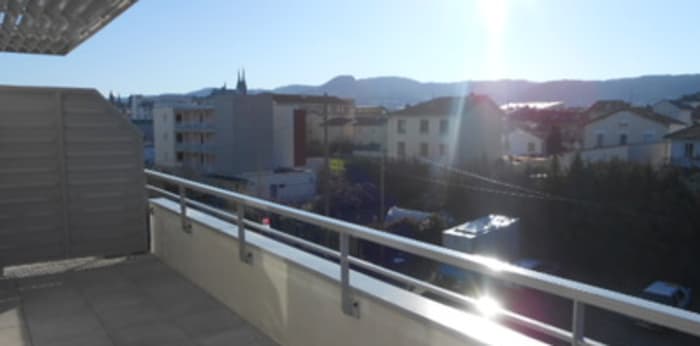 Image 2 sur 6 - Appartement  ·  Location · Clermont Ferrand (63100) · 3 pièces · 61m²