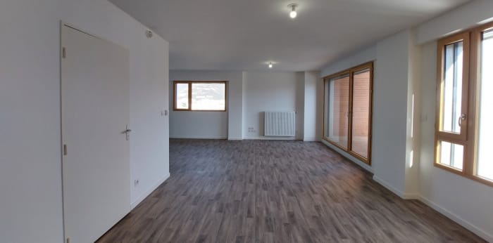 Image 4 sur 9 - Appartement  ·  Location · Grenoble (38100) · 5 pièces · 106m²