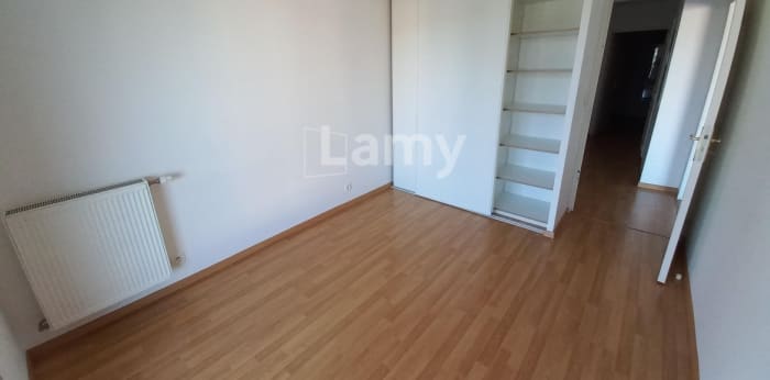 Image 4 sur 8 - Appartement  ·  Location · Clermont Ferrand (63000) · 4 pièces · 91m²