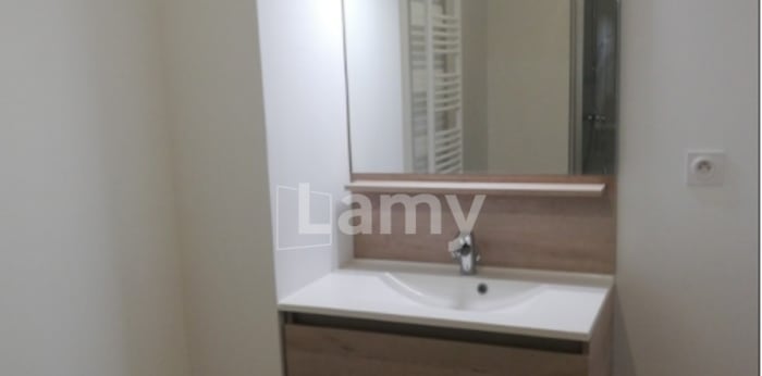 Image 5 sur 9 - Appartement  ·  Location · Lyon 08 (69008) · 2 pièces · 46m²