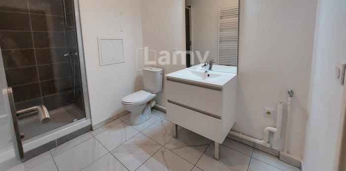 Image 5 sur 8 - Appartement  ·  Location · Cergy (95000) · 2 pièces · 47m²