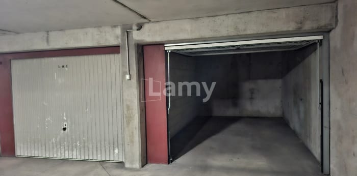 Image 2 sur 3 - Parking/box  ·  Location · Reims (51100) · 10m²