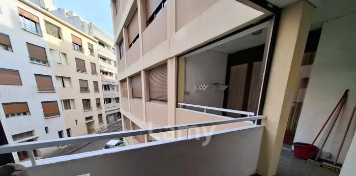 Image 10 sur 12 - Appartement  ·  Location · Marseille (13005) · 2 pièces · 48m²