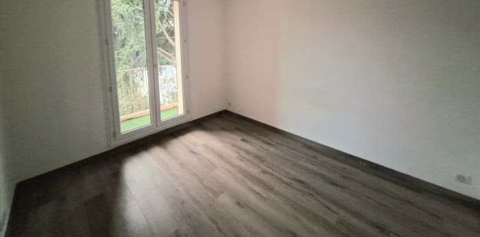 Image 5 sur 8 - Appartement  ·  Location · Aix En Provence (13090) · 4 pièces · 70m²