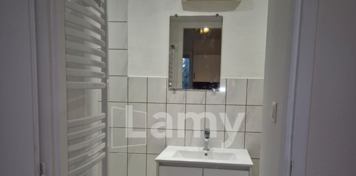 Image 8 sur 8 - Appartement  ·  Location · Vesoul (70000) · 2 pièces · 47m²