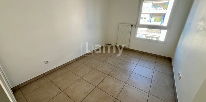 Image 10 sur 13 - Appartement  ·  Location · Villeurbanne (69100) · 3 pièces · 66m²