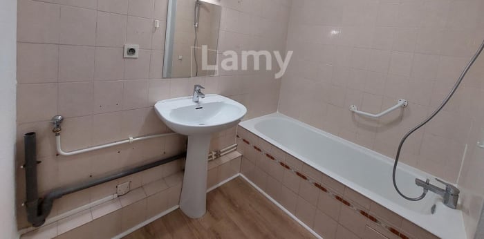 Image 9 sur 10 - Appartement  ·  Location · Grenoble (38100) · 4 pièces · 77m²