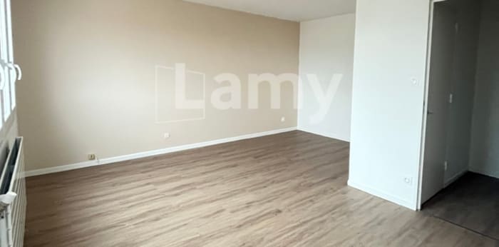 Image 2 sur 10 - Appartement  ·  Location · Dijon (21000) · 1 pièce · 31m²