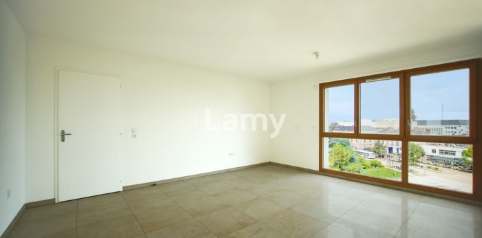 Image 2 sur 16 - Appartement  ·  Location · La Roche Sur Yon (85000) · 4 pièces · 100m²