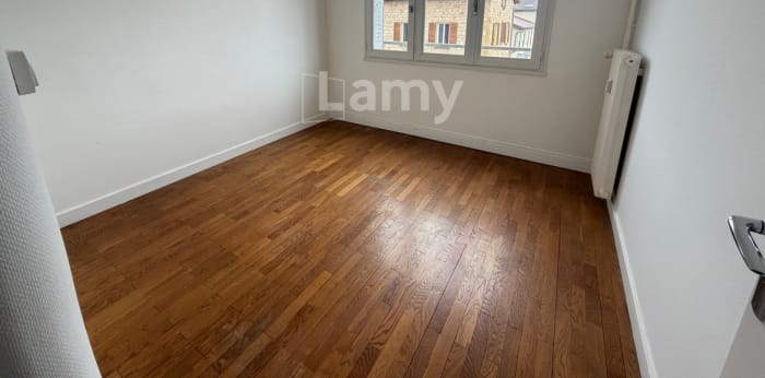 Image 6 sur 8 - Appartement  ·  Location · Villefranche Sur Saone (69400) · 4 pièces · 71m²