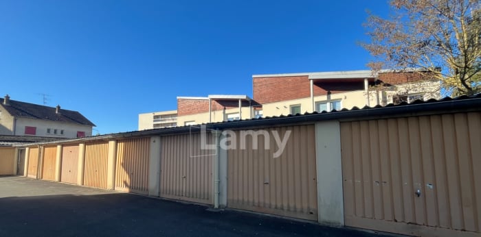 Image 2 sur 9 - Parking/box  ·  Location · Dijon (21000) · 1 pièce