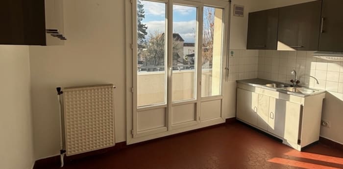 Image 1 sur 9 - Appartement  ·  Location · Voiron (38500) · 1 pièce · 38m²