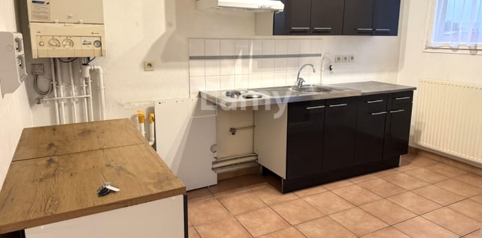 Image 3 sur 12 - Appartement  ·  Location · Salon De Provence (13300) · 2 pièces · 50m²