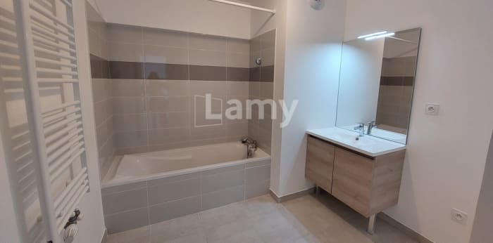 Image 8 sur 11 - Appartement  ·  Location · Valence (26000) · 4 pièces · 85m²