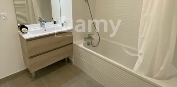 Image 9 sur 15 - Appartement  ·  Location · La Verpilliere (38290) · 3 pièces · 63m²