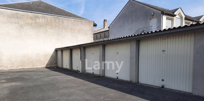 Image 1 sur 4 - Parking/box  ·  Location · Montargis (45200) · 9m²