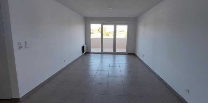 Image 1 sur 16 - Appartement  ·  Location · Nimes (30900) · 3 pièces · 61m²