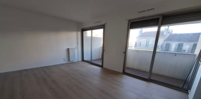 Image 3 sur 12 - Appartement  ·  Location · Marseille (13006) · 2 pièces · 59m²
