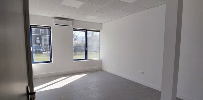 Image 9 sur 30 - Bureaux  ·  Location · Meylan (38240) · 375m²