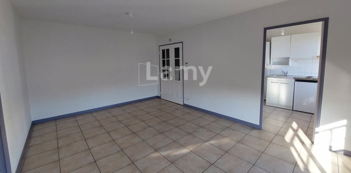 Image 1 sur 16 - Appartement  ·  Location · Nimes (30900) · 2 pièces · 46m²