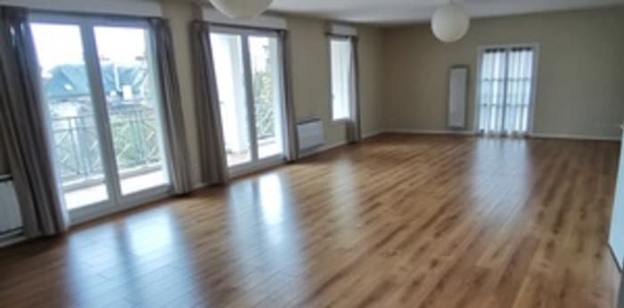 Image 9 sur 11 - Appartement  ·  Location · Compiegne (60200) · 5 pièces · 145m²